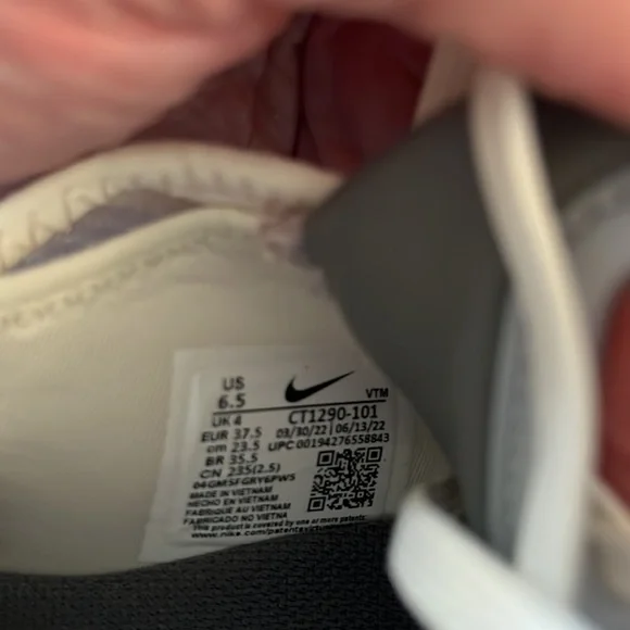 Nike Womens size 6.5// air max 2090 NW box - Picture 4 of 4